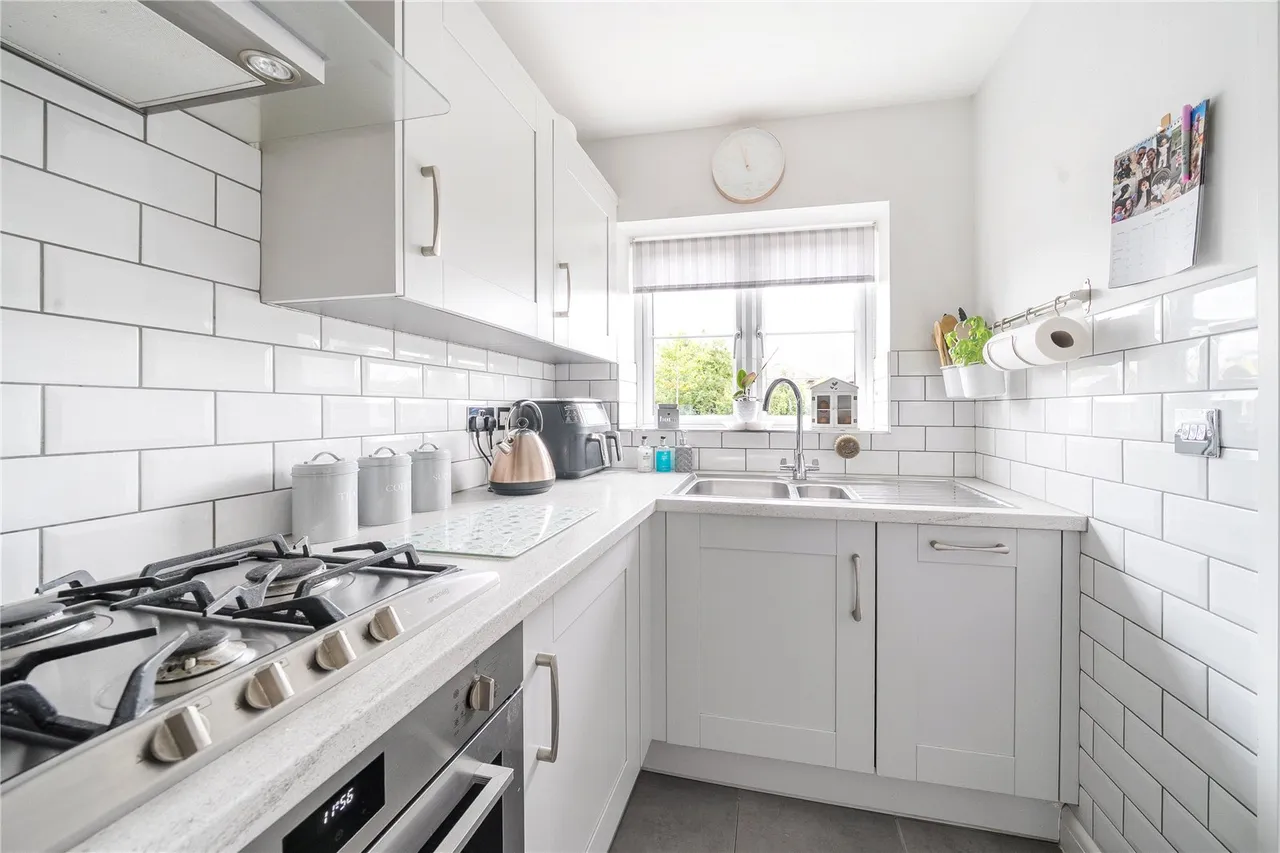 Elizabeth Bree Close, Ash, Guildford, Surrey, GU12 6FR, photo 6