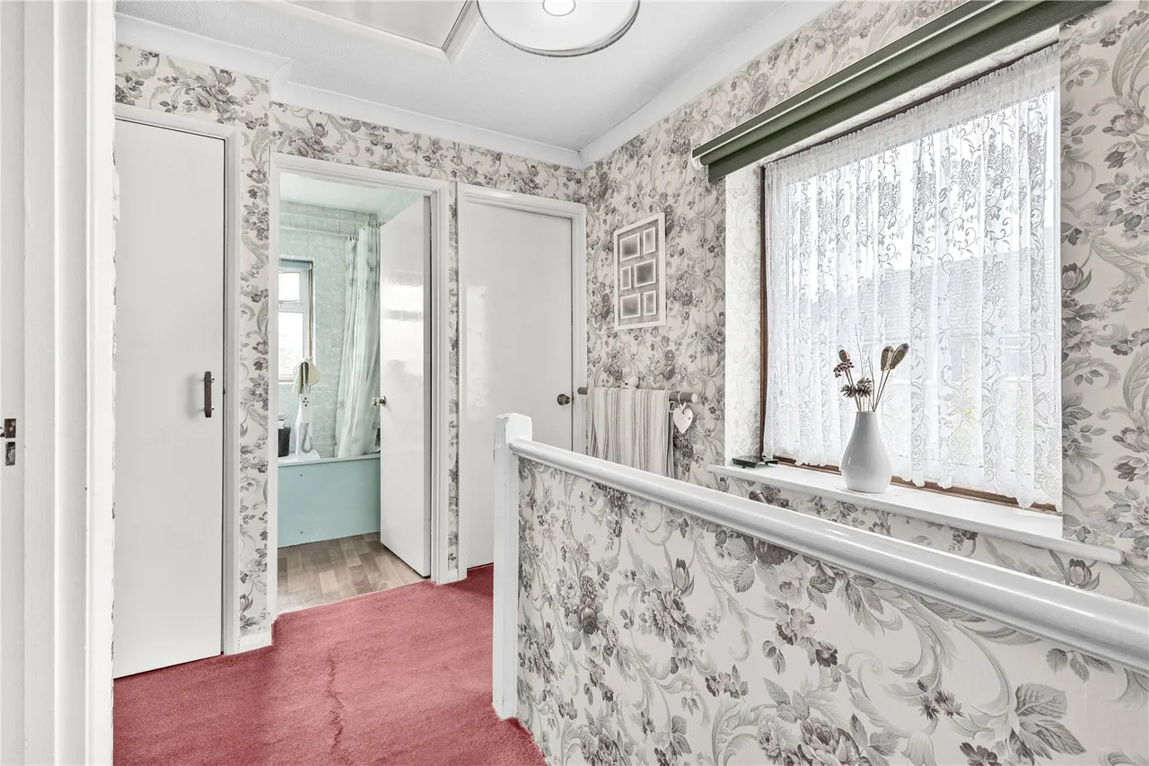 Sherwood Road, Knaphill, GU21, photo 13