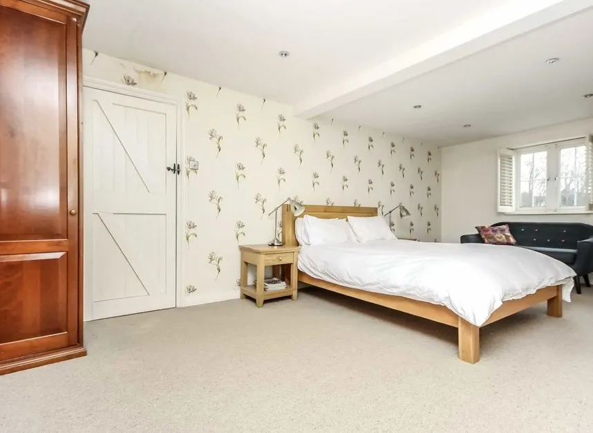 Angel Road, Thames Ditton, KT7, photo 5