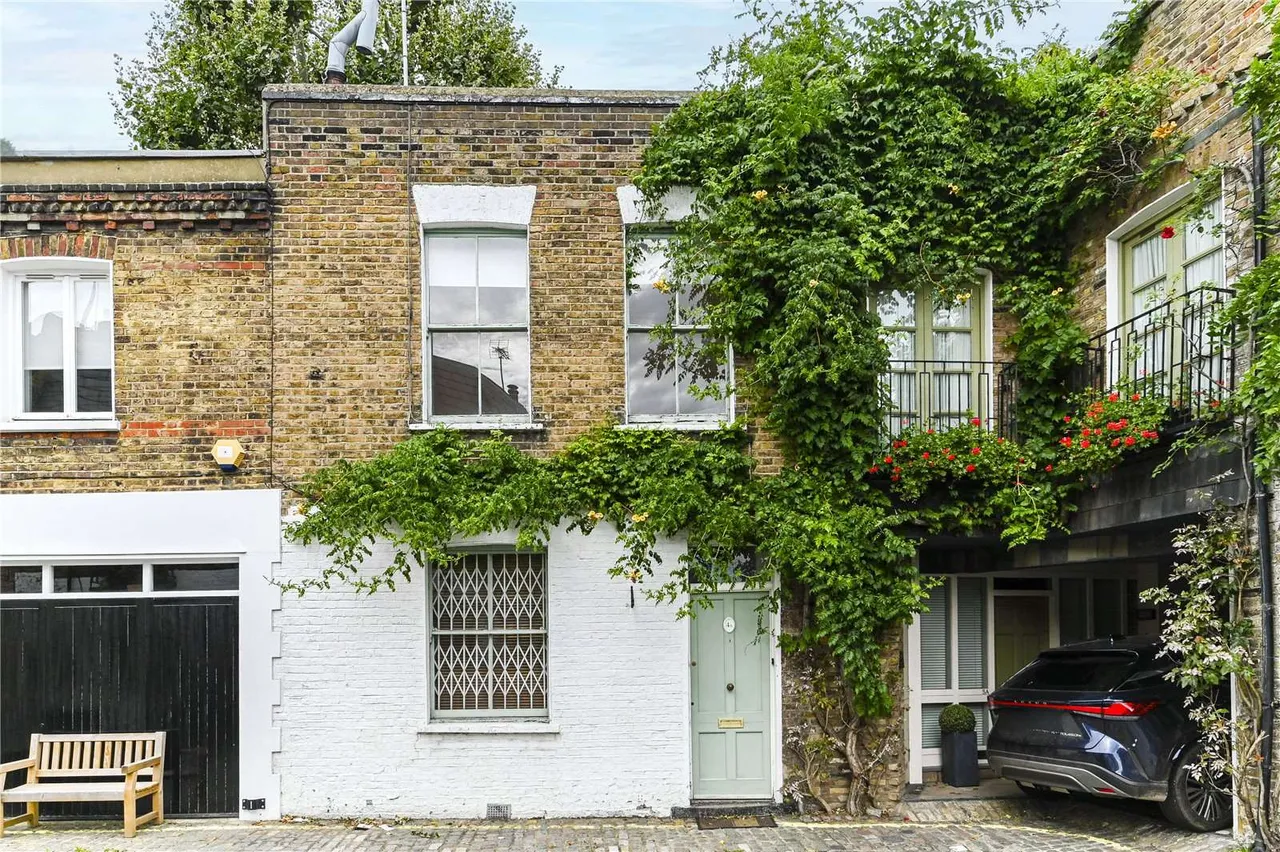 3 bed house to rent — Pindock Mews, London, W9 2PY