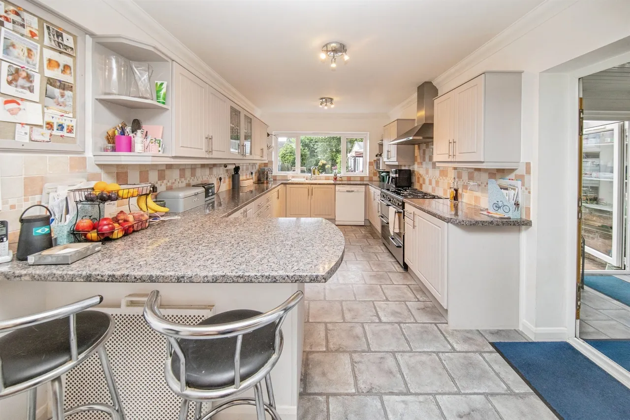 Burrs Road, CLACTON-ON-SEA, photo 5