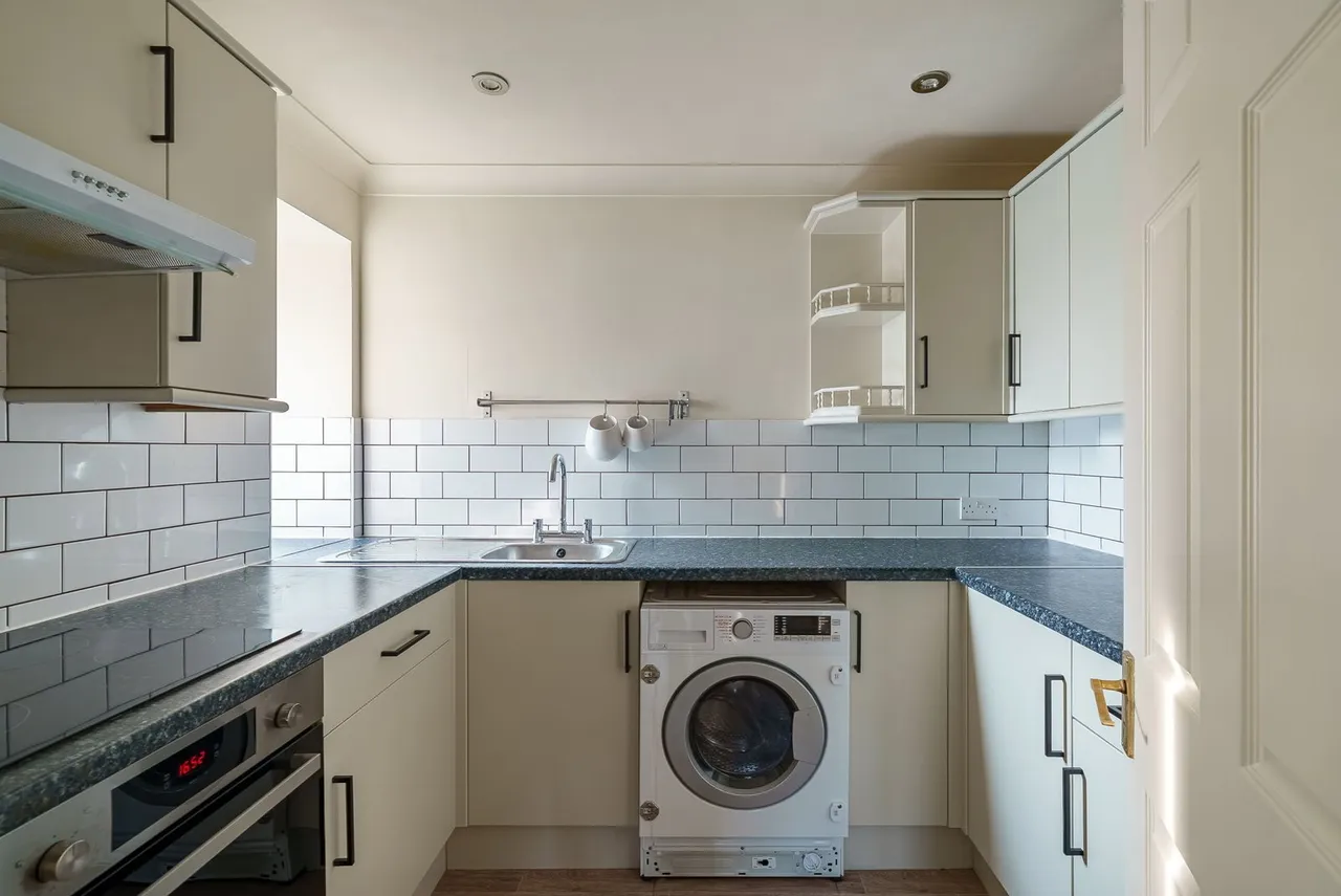 Epsom Road, Epsom, KT17 1JH, photo 3