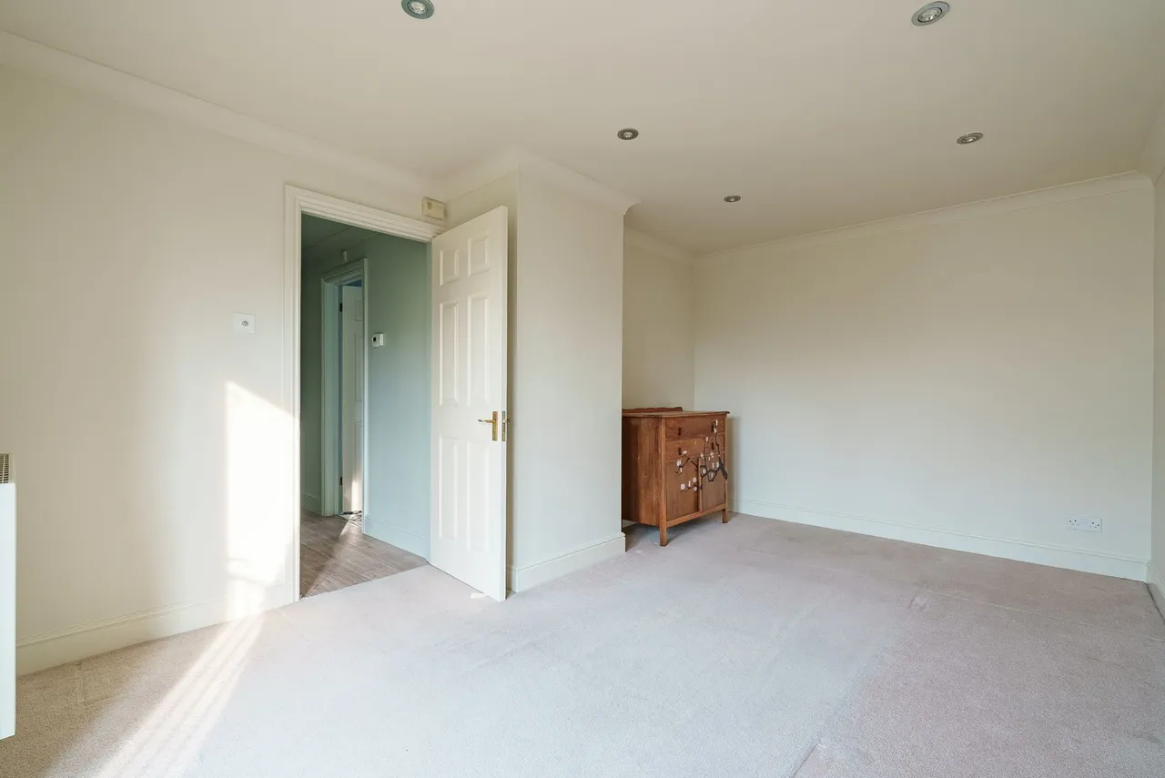 Epsom Road, Epsom, KT17 1JH, photo 6