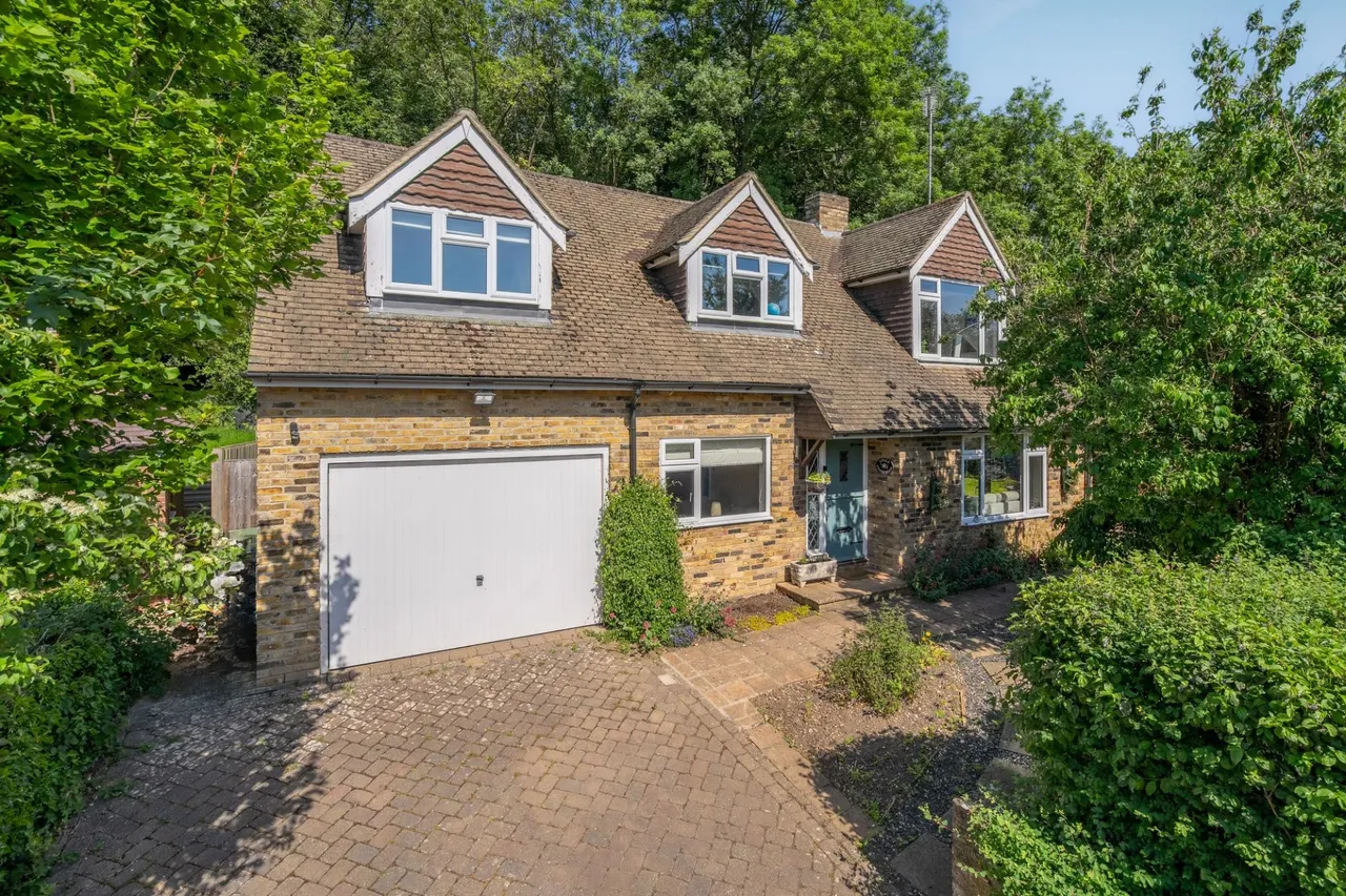 4 bed house for sale — Cherry Drive, Forty Green, HP9
