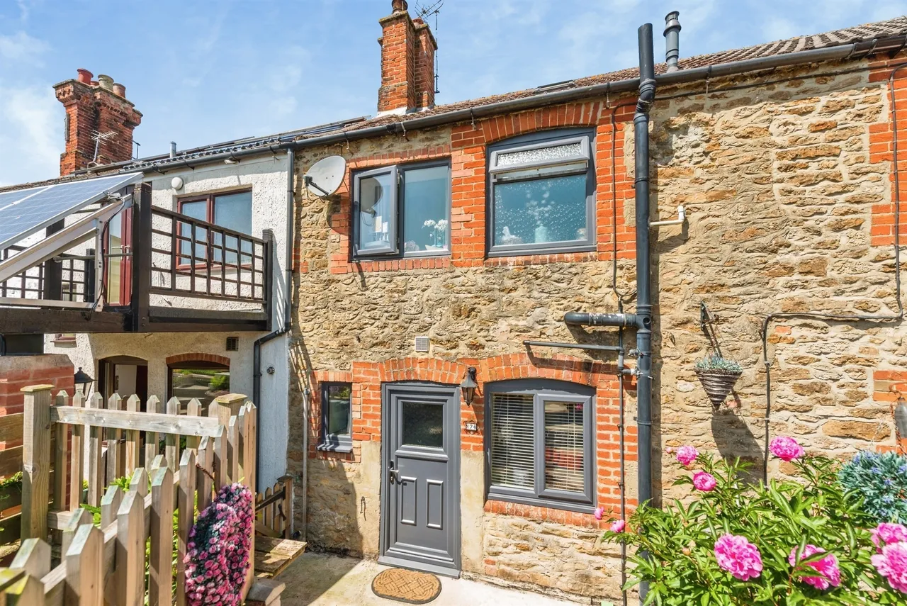 2 bed house for sale — Westrop, Highworth, Swindon