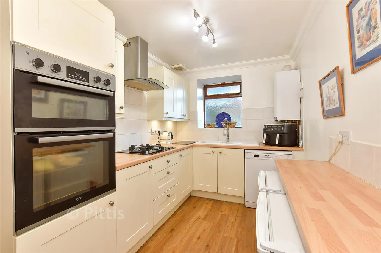 Leed Street, Sandown, PO36, photo 2