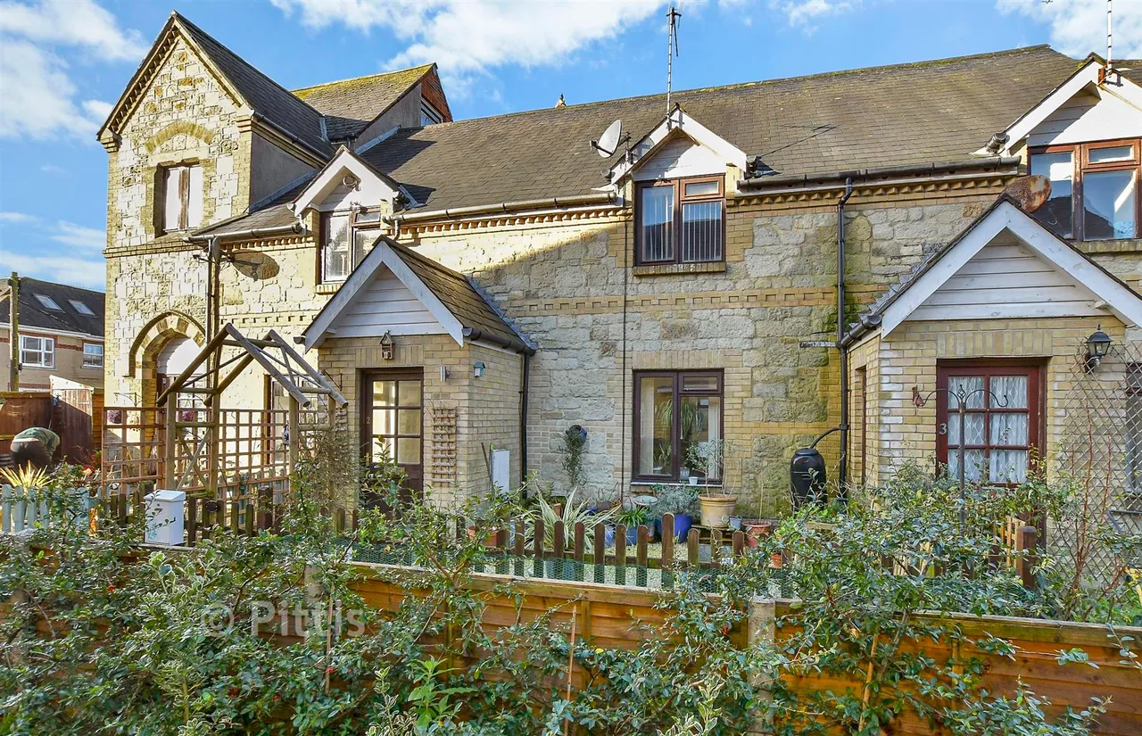 2 bed house for sale, Leed Street, Sandown, PO36