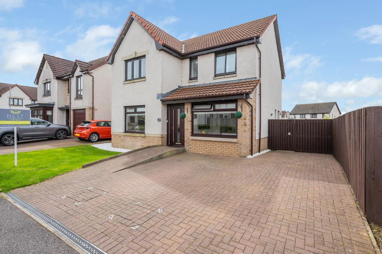 Greenfinch Avenue, Broadwood, Cumbernauld, G68 9GB, photo 3