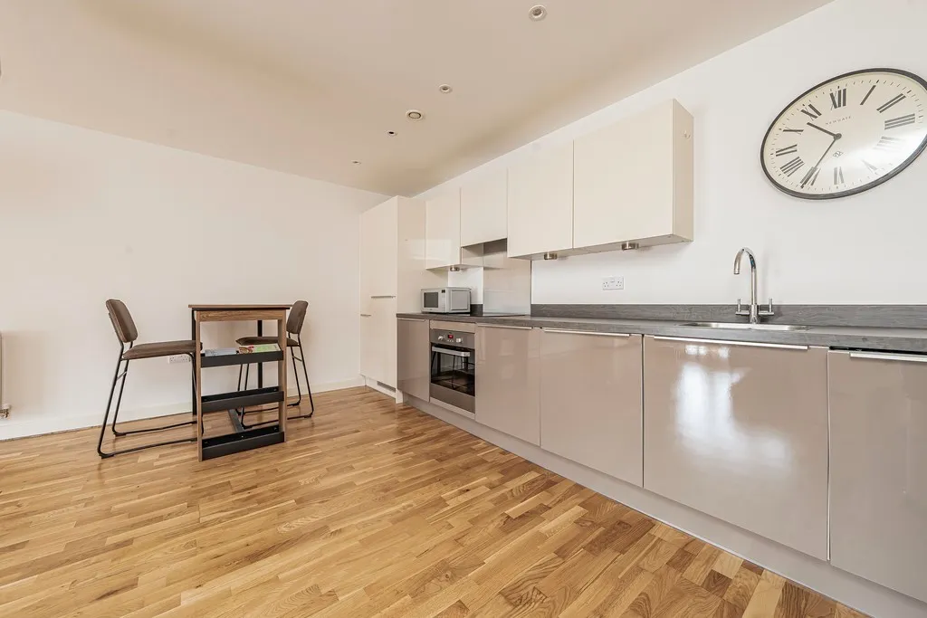 Chelsea Lodge, Wintergreen Boulevard, UB7, photo 20