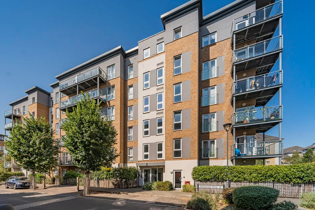 Chelsea Lodge, Wintergreen Boulevard, UB7, photo 12