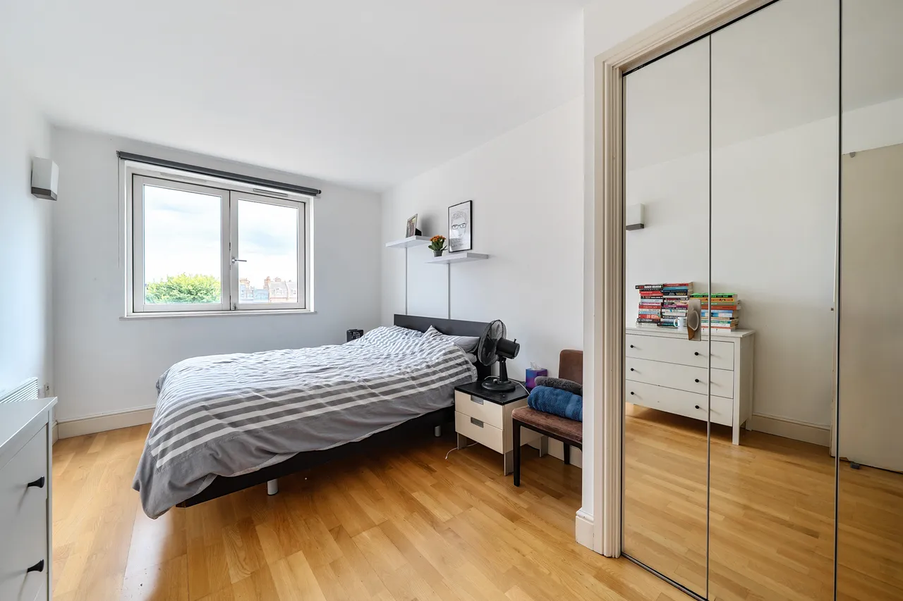 Plumbers Row, London, E1, photo 5