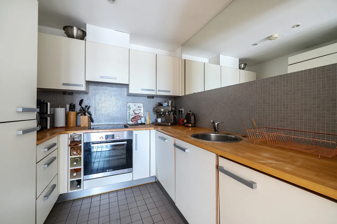 Plumbers Row, London, E1, photo 4