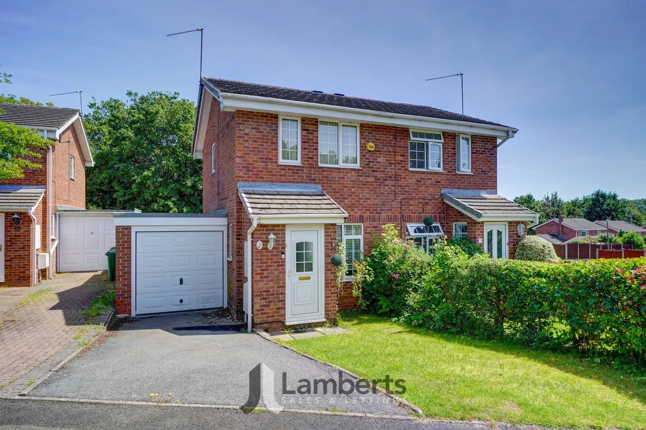 2 bed house for sale — 16 Mitcheldean Close, Redditch