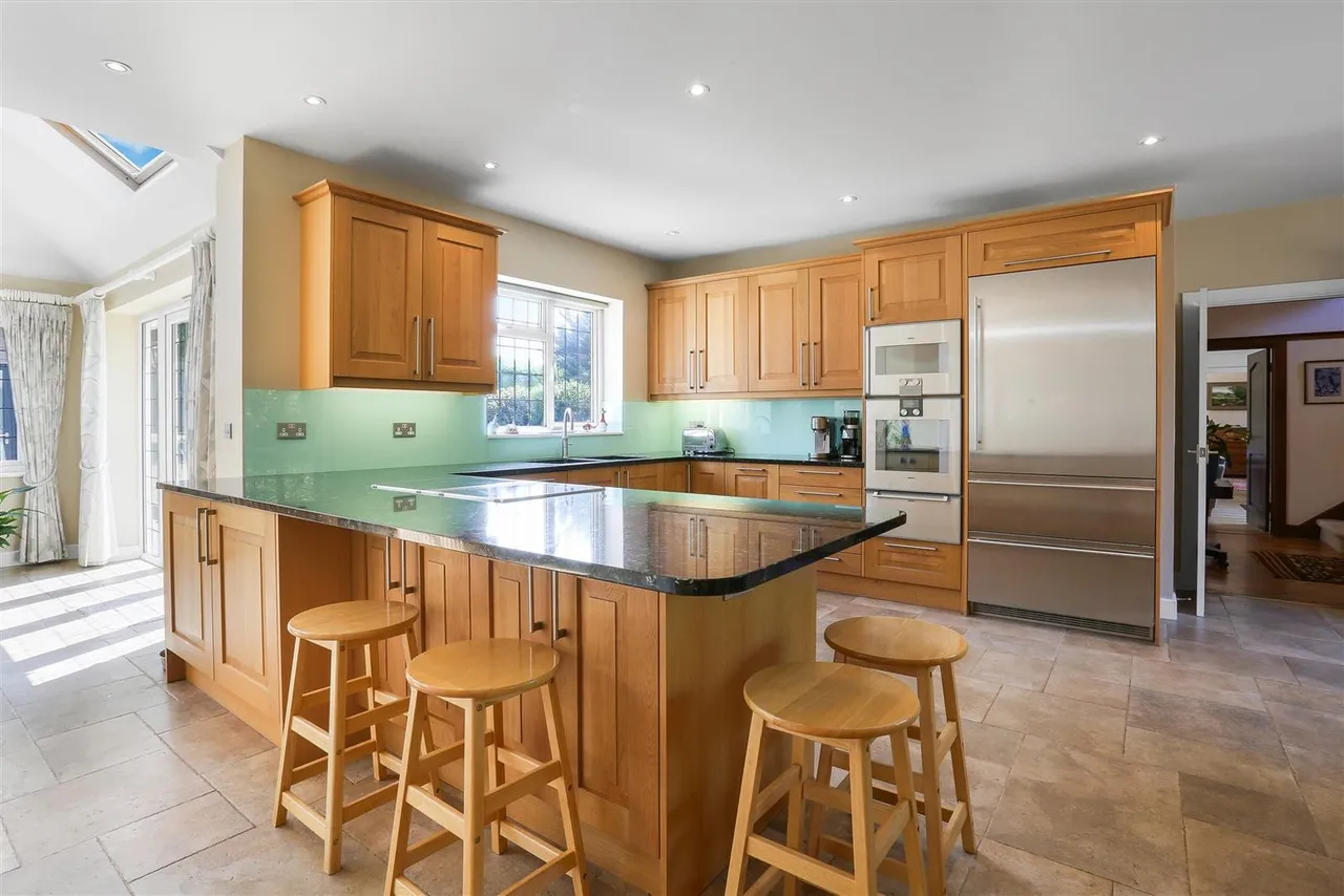 Onslow Avenue, South Cheam, SM2 7ED, photo 8