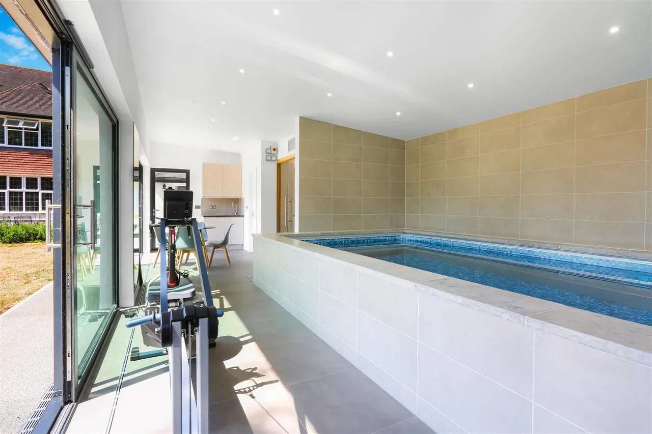 Onslow Avenue, South Cheam, SM2 7ED, photo 31