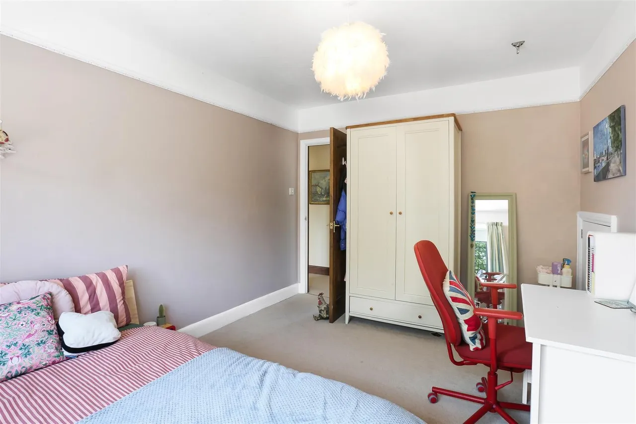 Onslow Avenue, South Cheam, SM2 7ED, photo 53