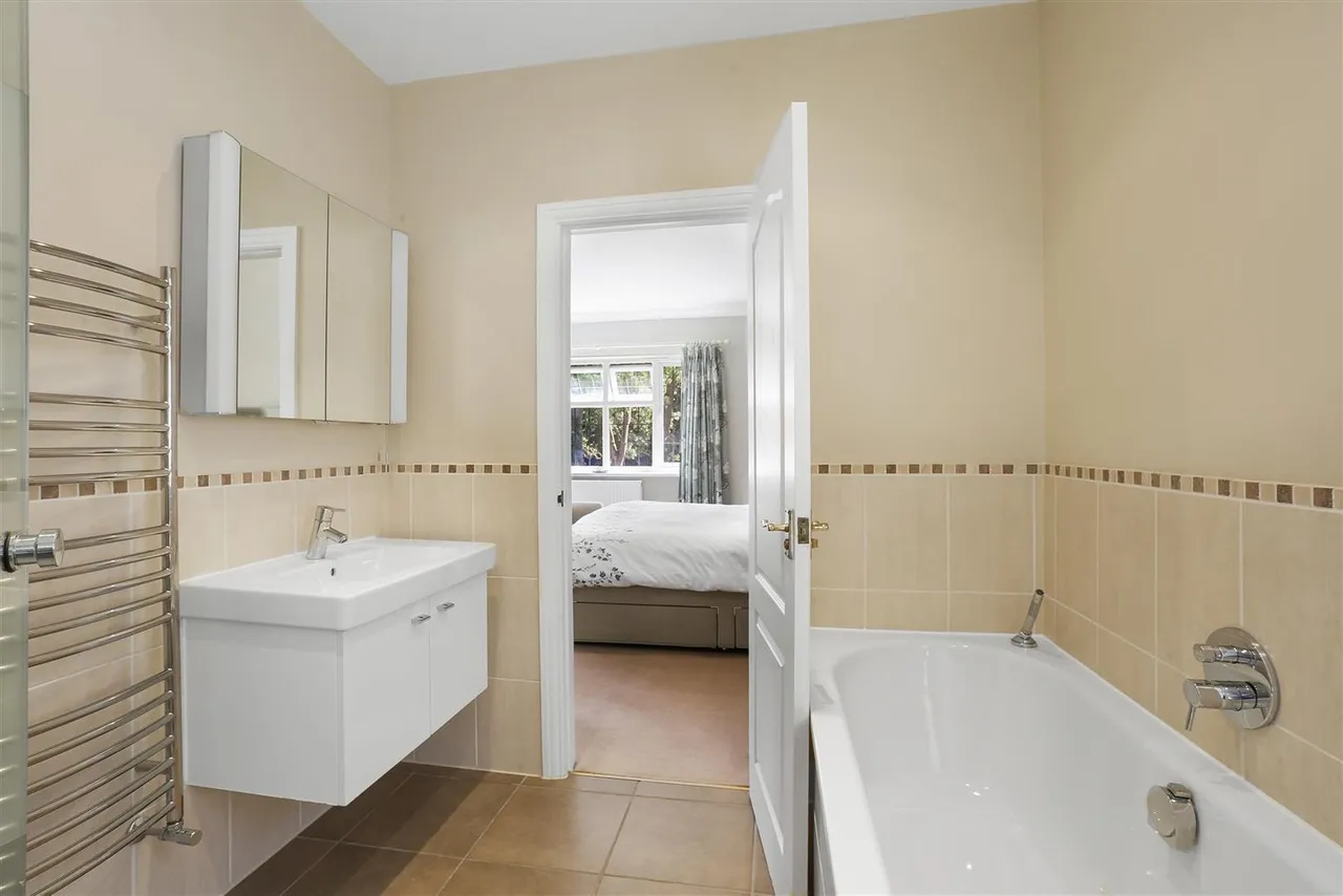 Onslow Avenue, South Cheam, SM2 7ED, photo 45