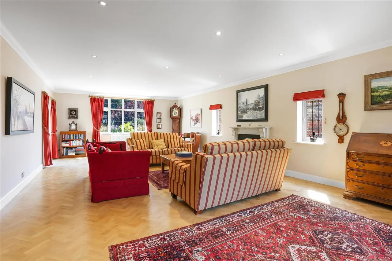 Onslow Avenue, South Cheam, SM2 7ED, photo 17