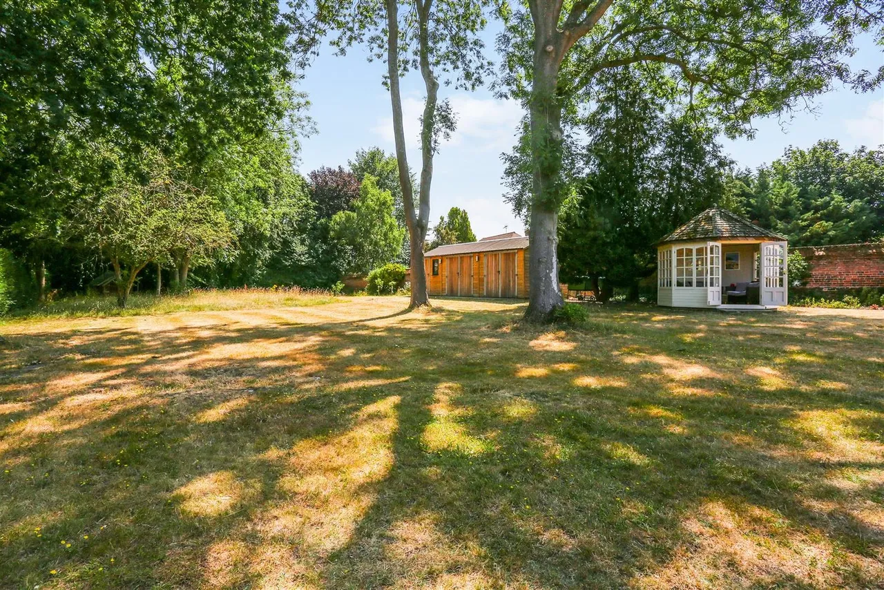 Onslow Avenue, South Cheam, SM2 7ED, photo 32