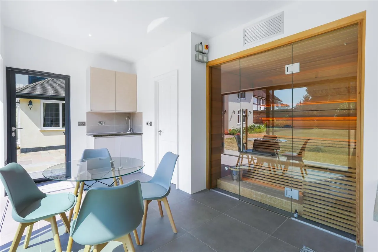 Onslow Avenue, South Cheam, SM2 7ED, photo 28