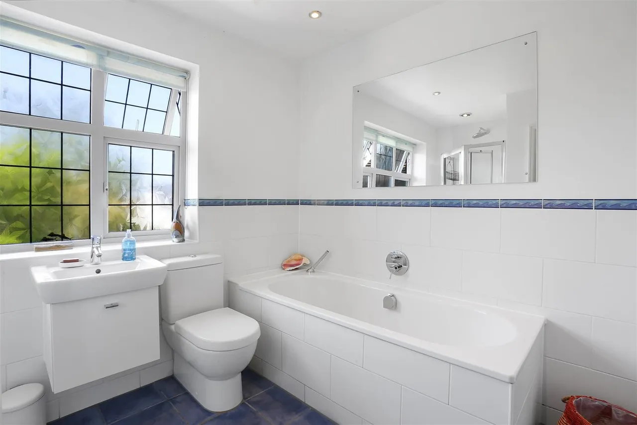 Onslow Avenue, South Cheam, SM2 7ED, photo 51