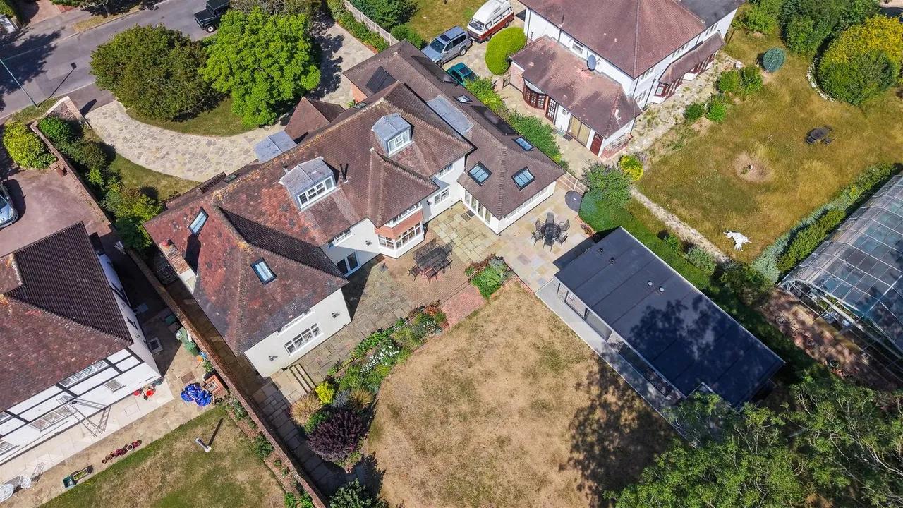 Onslow Avenue, South Cheam, SM2 7ED, photo 64