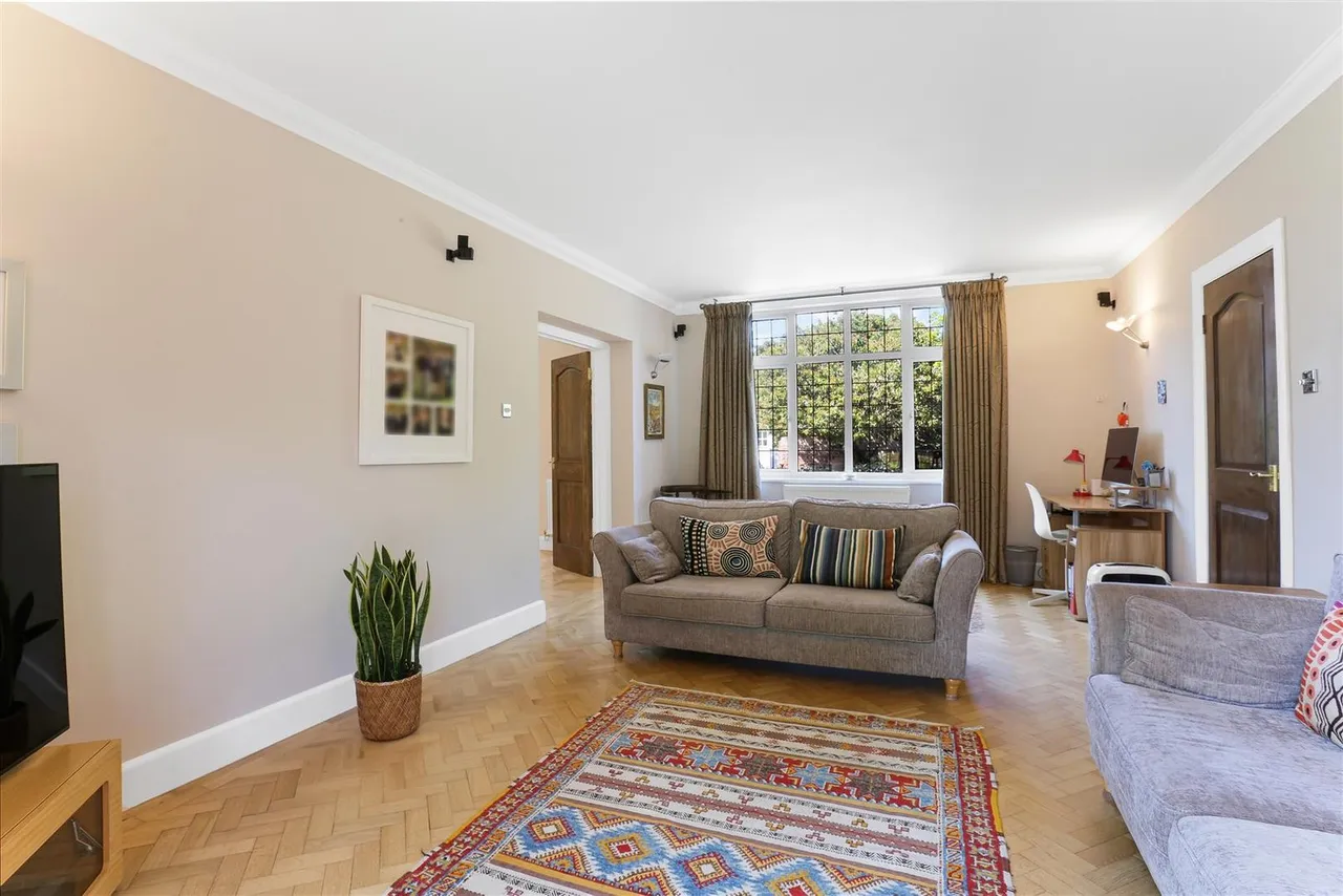 Onslow Avenue, South Cheam, SM2 7ED, photo 16