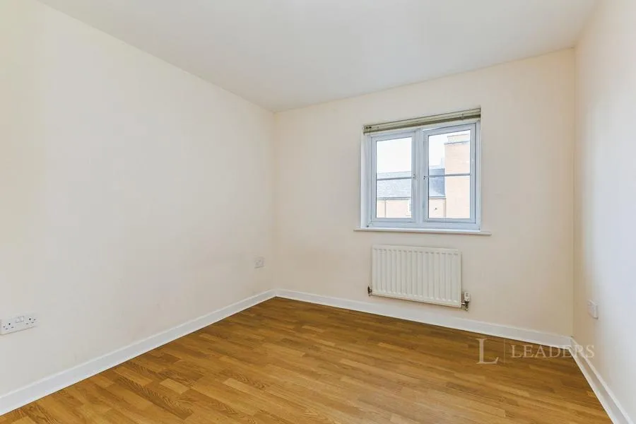 Upper High Street, Epsom, KT17, photo 13