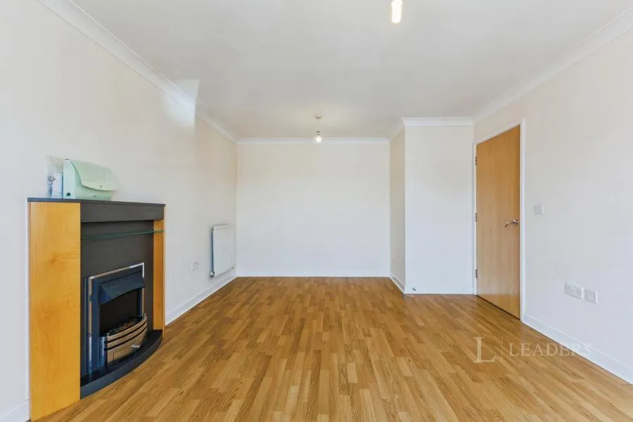 Upper High Street, Epsom, KT17, photo 5