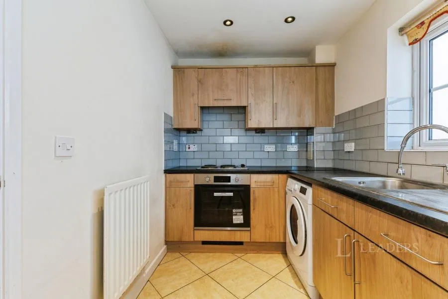 Upper High Street, Epsom, KT17, photo 7