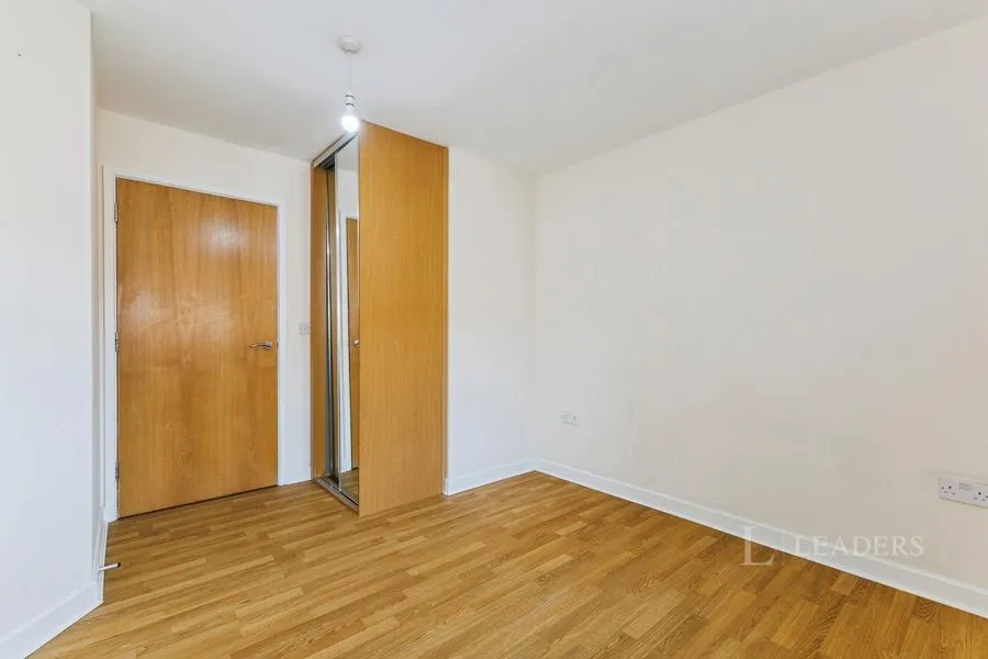 Upper High Street, Epsom, KT17, photo 14