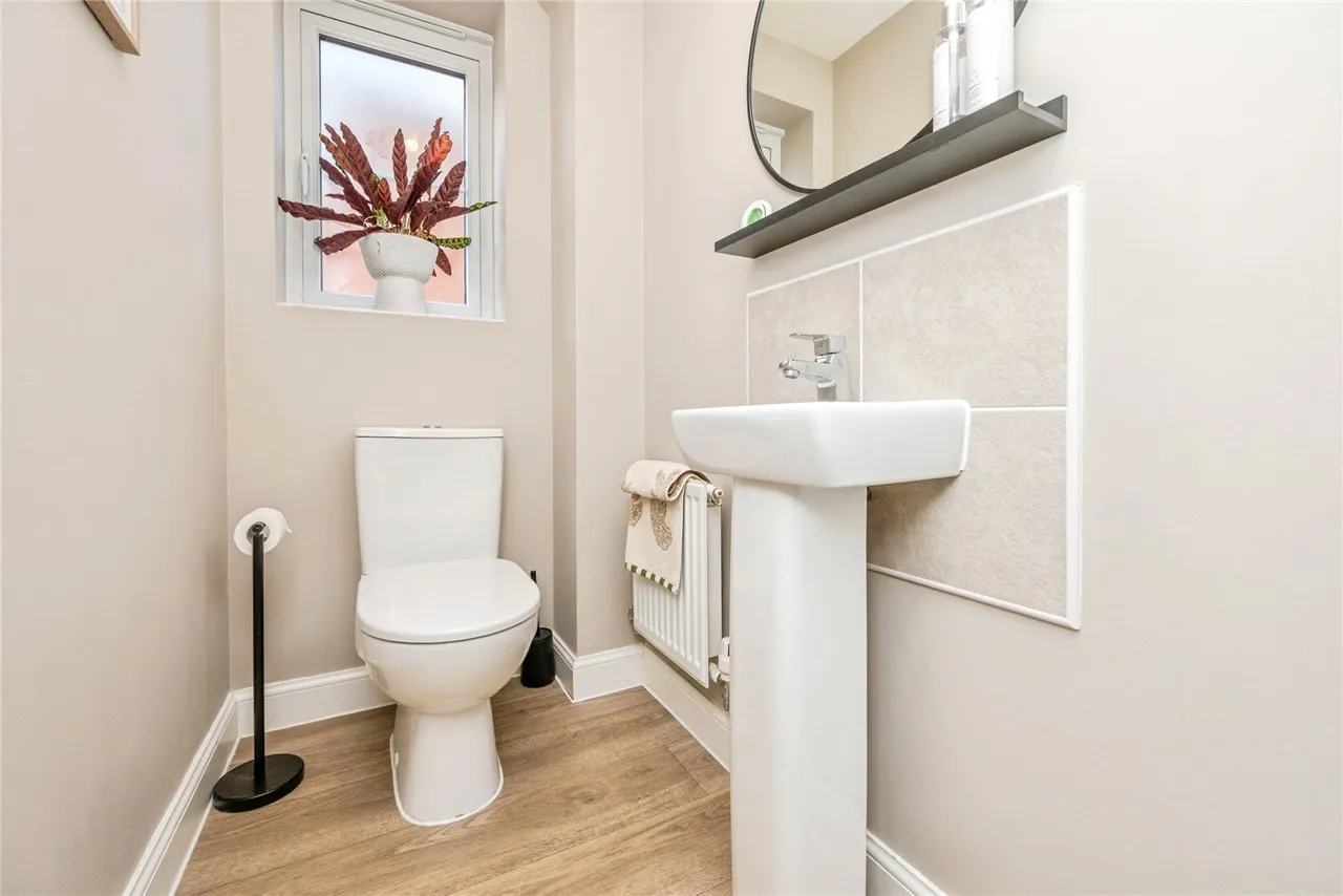 Axminster Drive, Stourport-on-Severn, DY13, photo 6