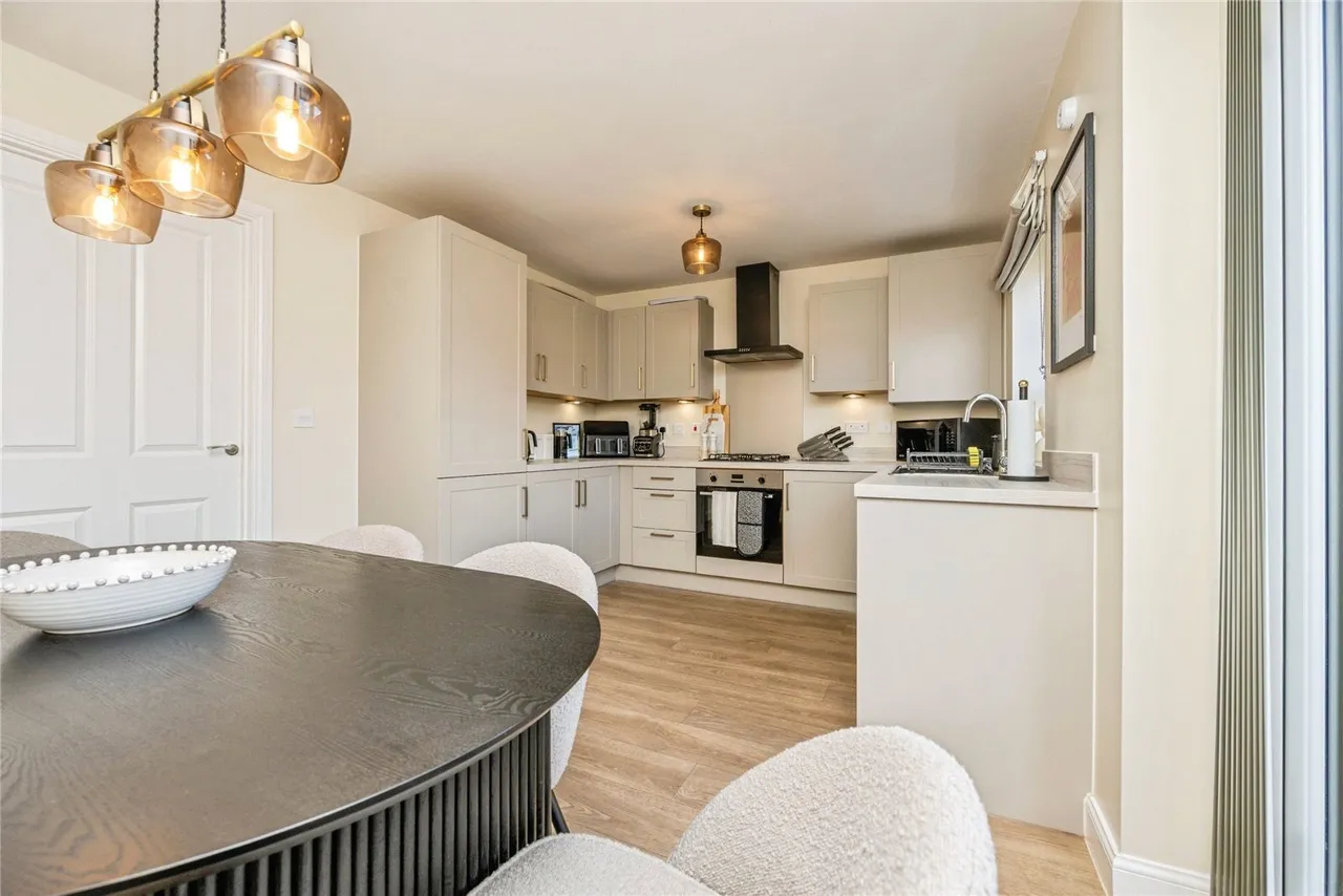 Axminster Drive, Stourport-on-Severn, DY13, photo 10