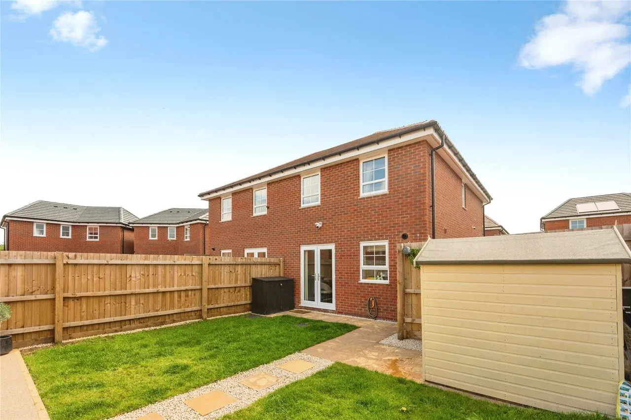 Axminster Drive, Stourport-on-Severn, DY13, photo 26