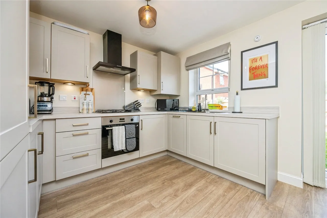 Axminster Drive, Stourport-on-Severn, DY13, photo 13