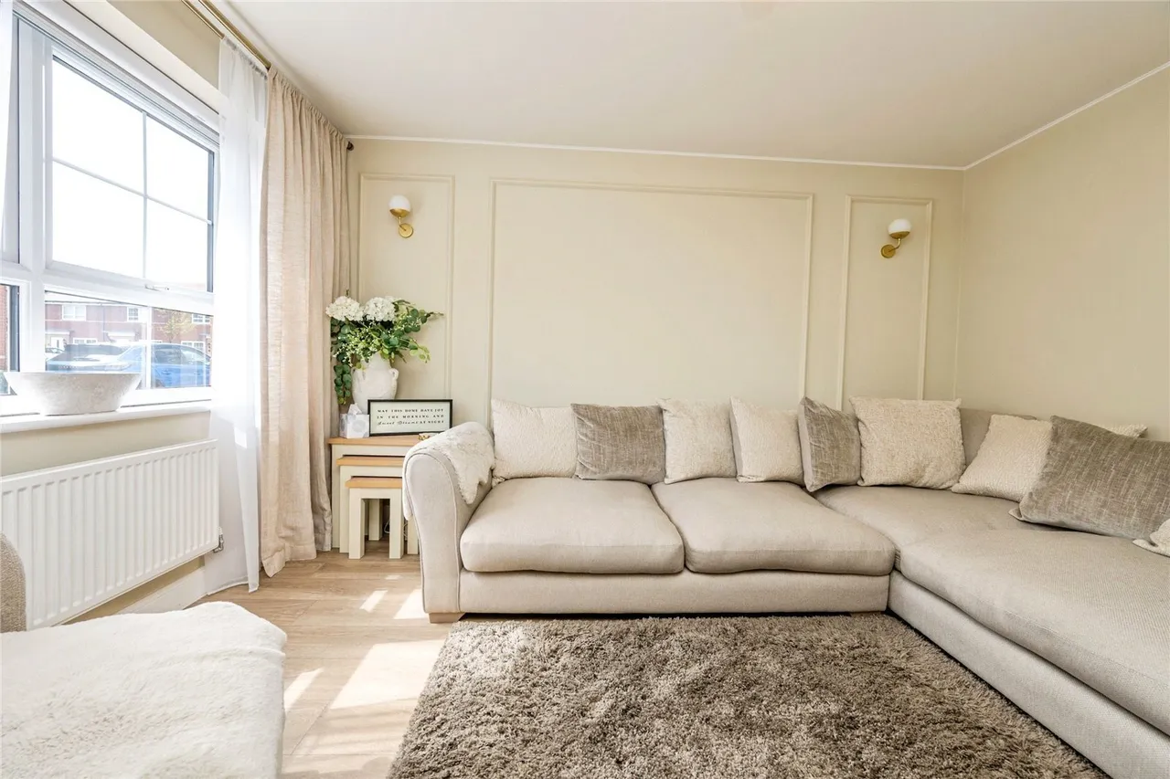 Axminster Drive, Stourport-on-Severn, DY13, photo 5