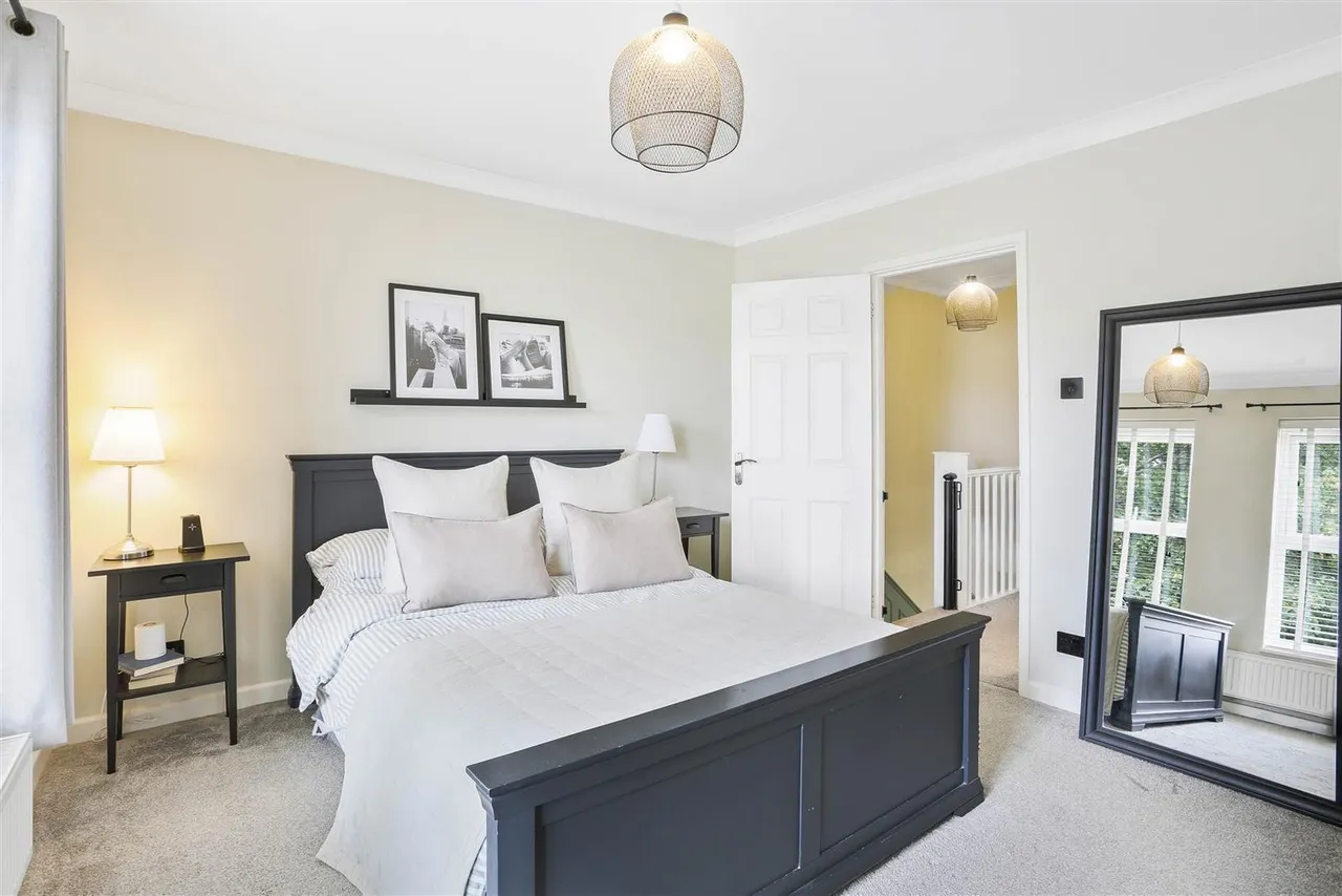 Beaconsfield Place, Epsom, KT17 4BD, photo 13