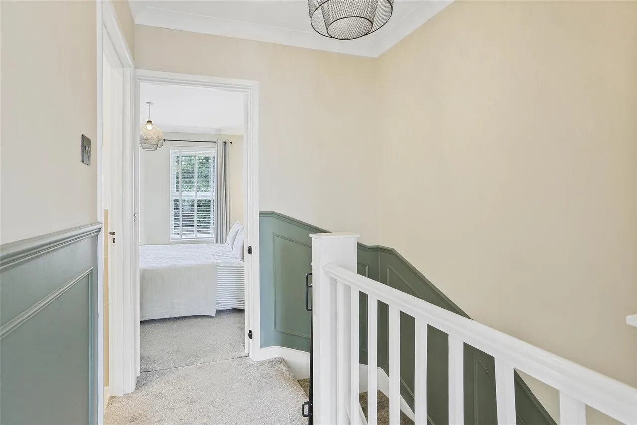 Beaconsfield Place, Epsom, KT17 4BD, photo 9