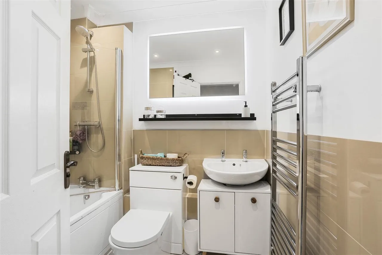 Beaconsfield Place, Epsom, KT17 4BD, photo 15