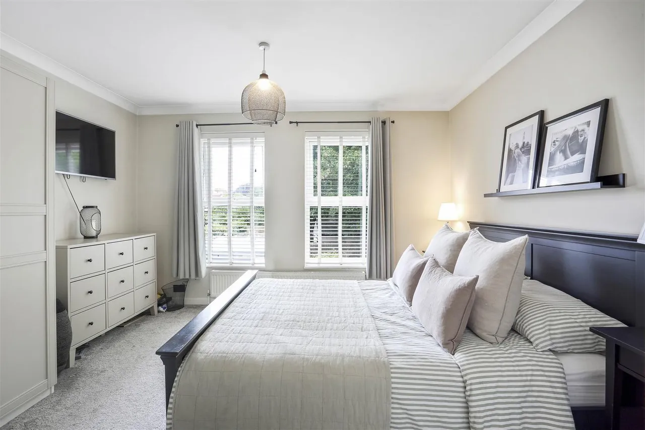 Beaconsfield Place, Epsom, KT17 4BD, photo 12