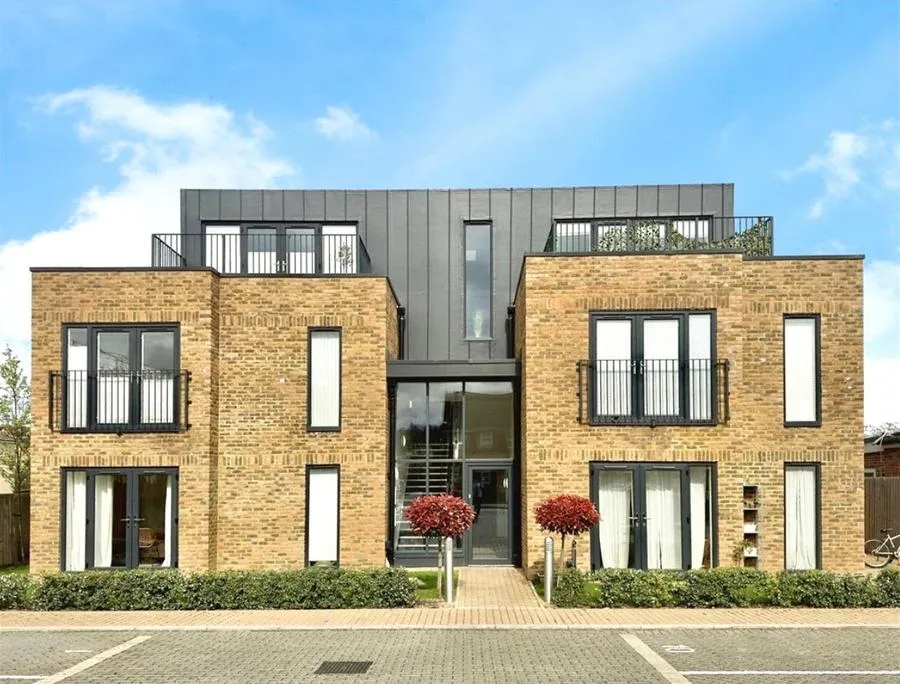 1 bed flat for sale, Dedworth Road, Windsor, SL4