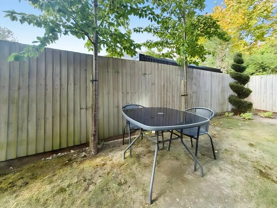 Dedworth Road, Windsor, SL4, photo 9