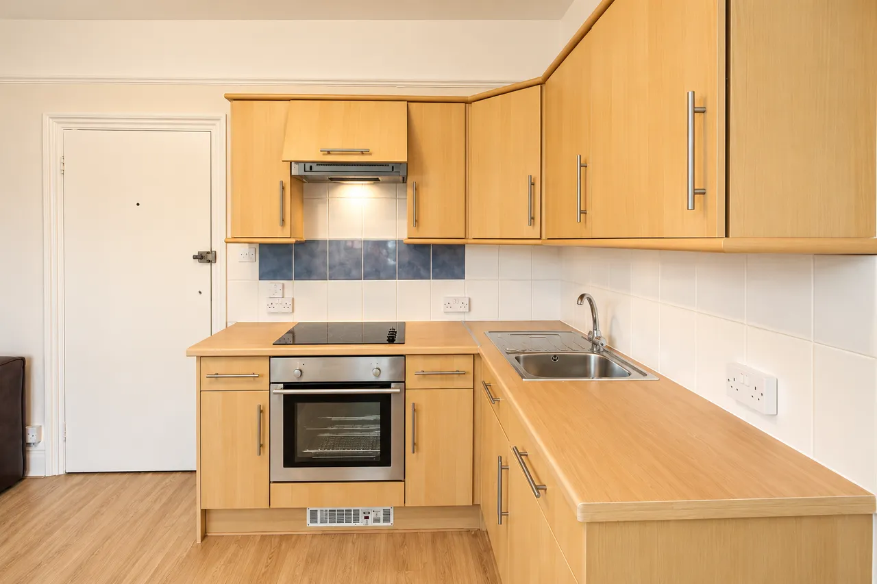 Burnt Ash Lane, Bromley, BR1, photo 3