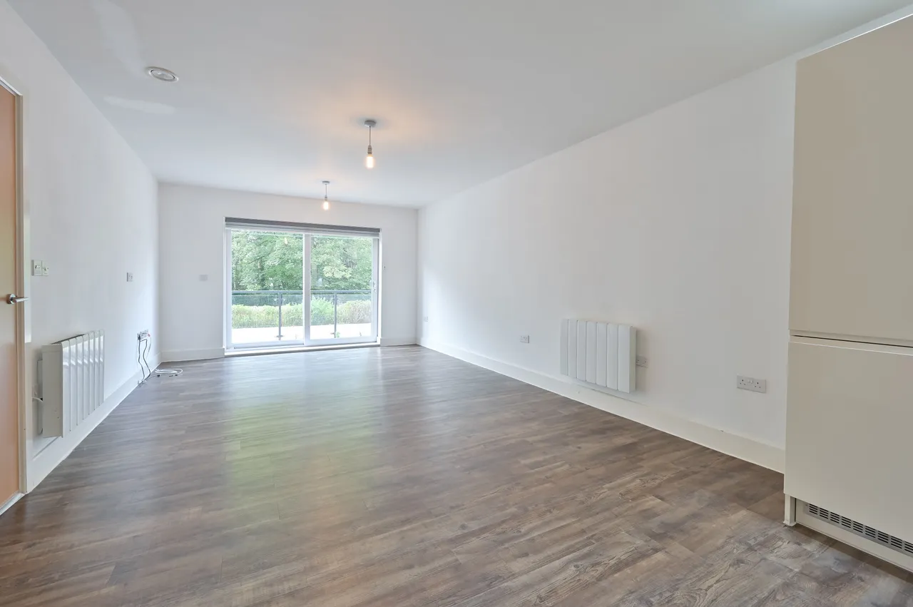2 bed flat for sale — 2 Blackwell House, The Embankment, Hemel Hempstead