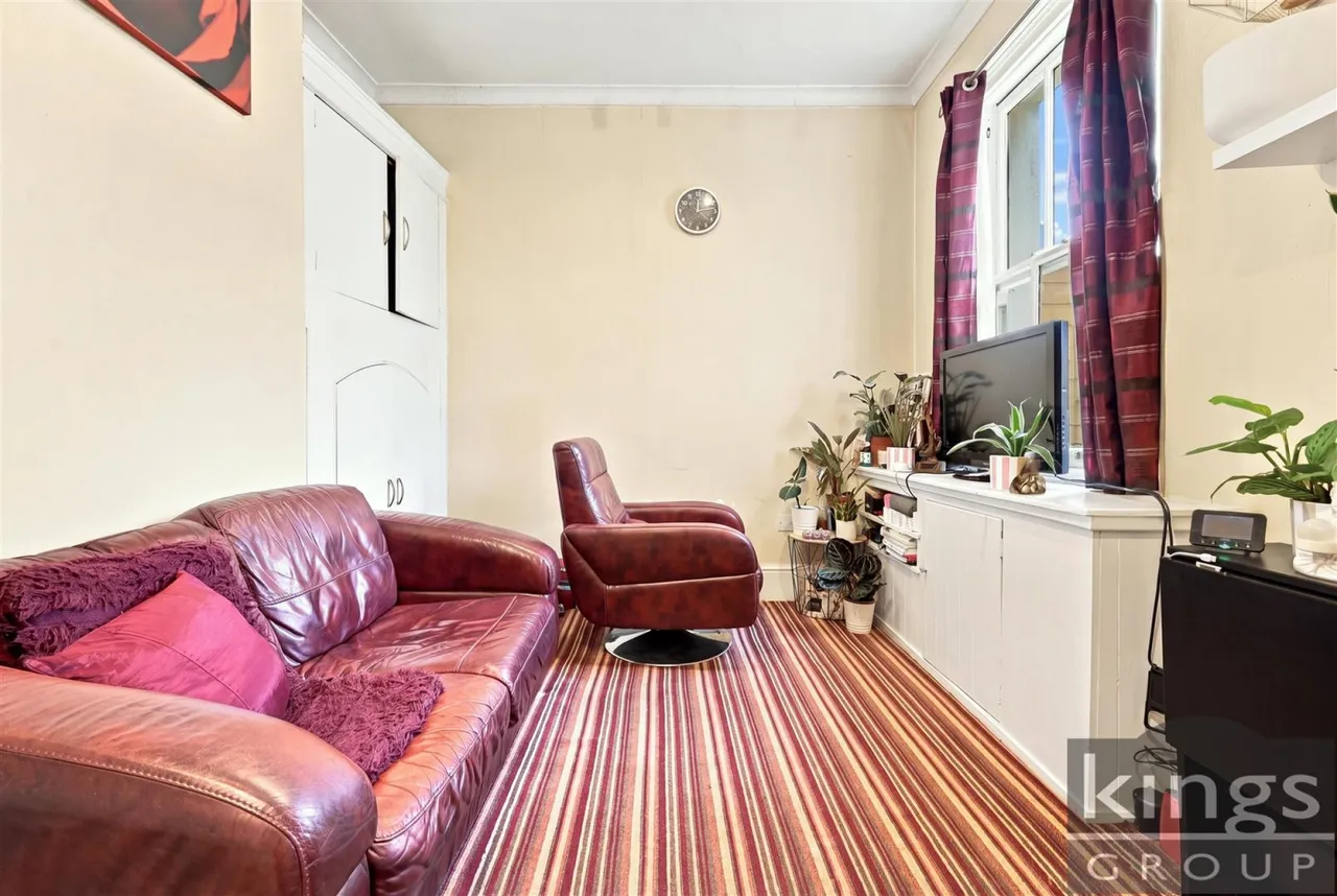 Chesnut Road, London, photo 6