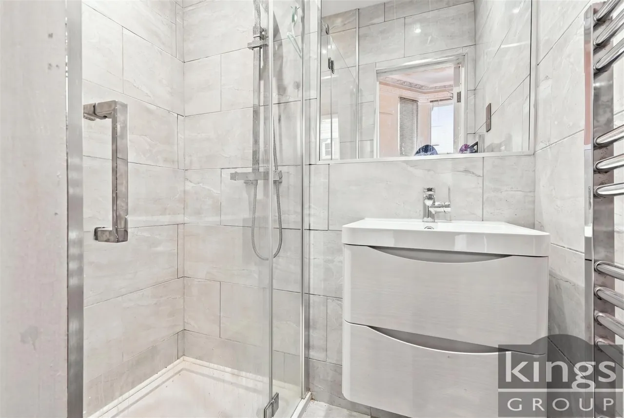 Chesnut Road, London, photo 11