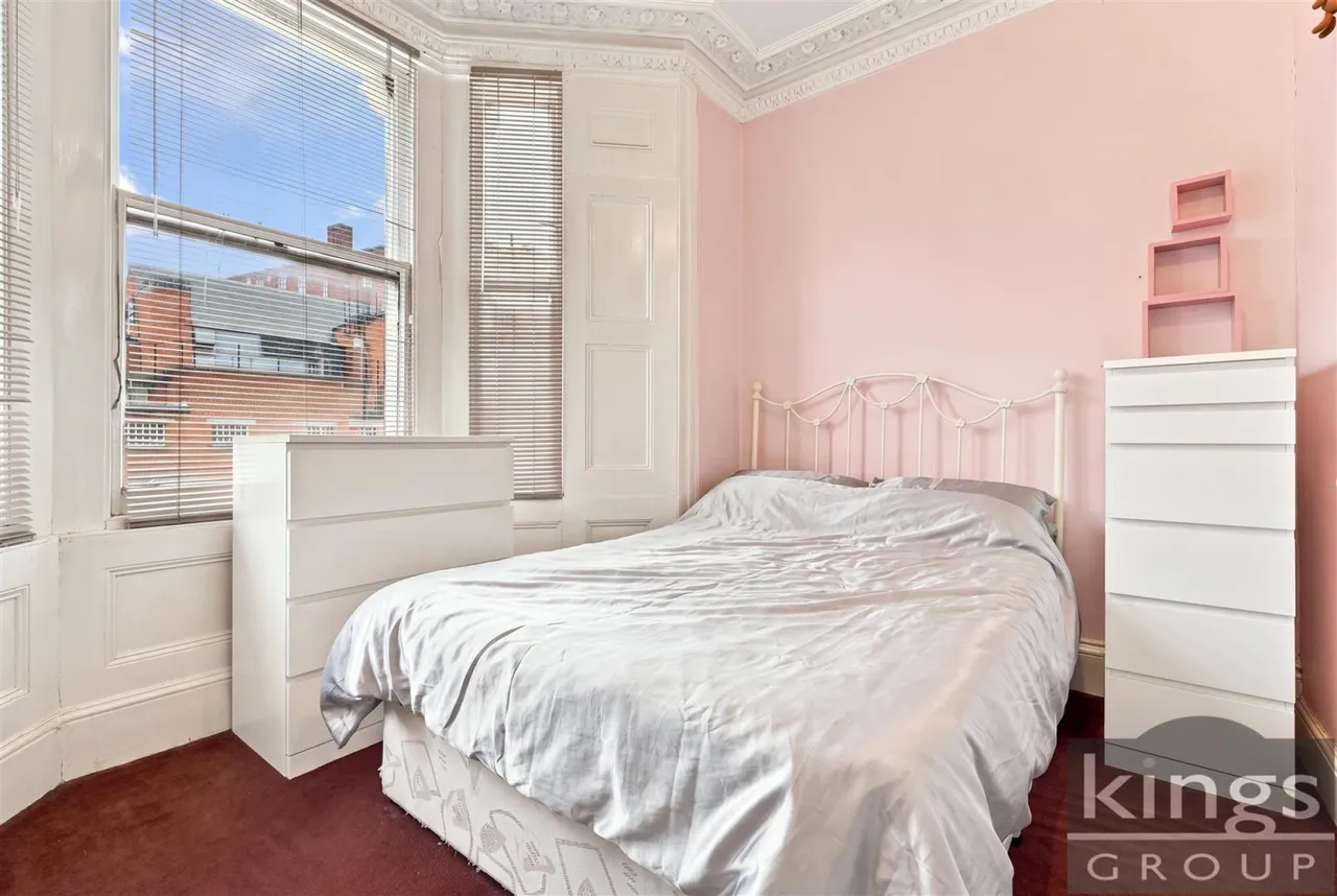 Chesnut Road, London, photo 9