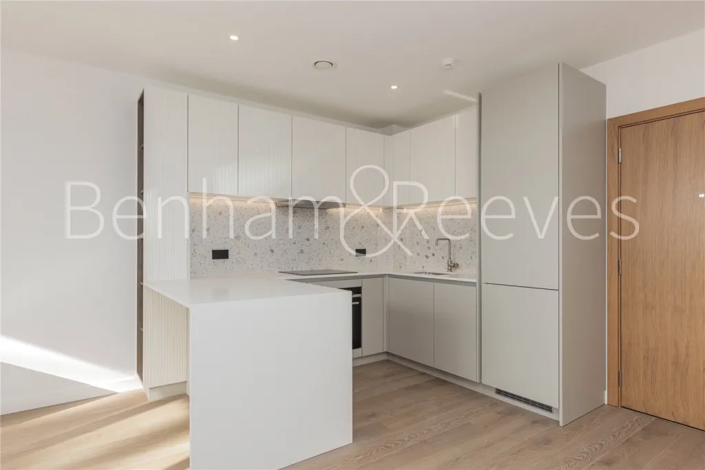 1 bed flat to rent, Carnwath Road, Imperial Wharf, SW6