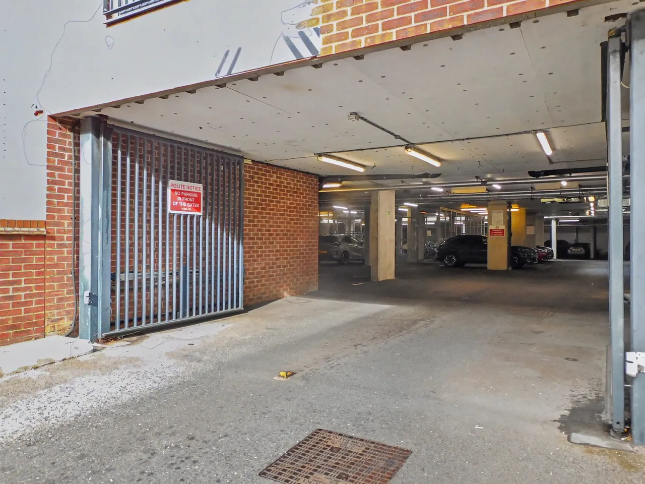 Image Court, RM7, photo 18