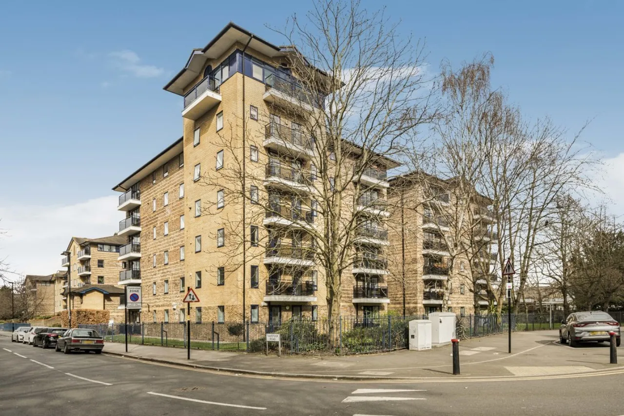 2 bed flat for sale, Tavistock Road, East Croydon, CR0